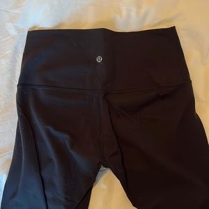 Black lululemon wonder under leggings